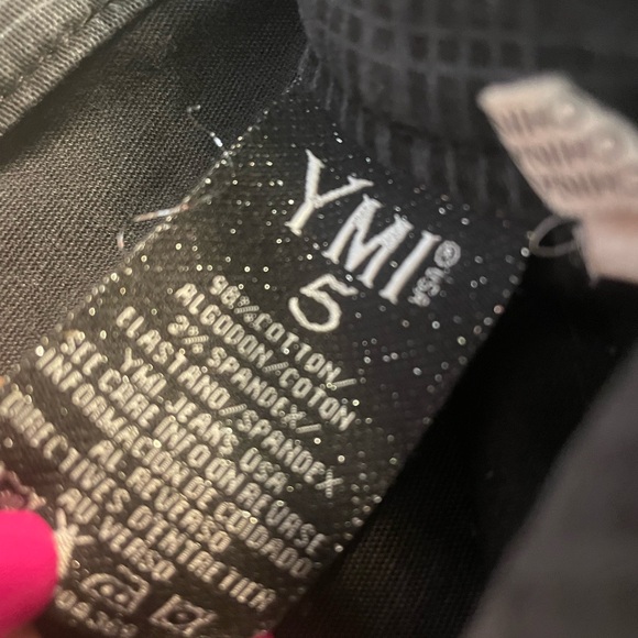 YMI low waisted shorts - Picture 3 of 3